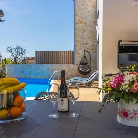 בית נופש Amoris 6 *